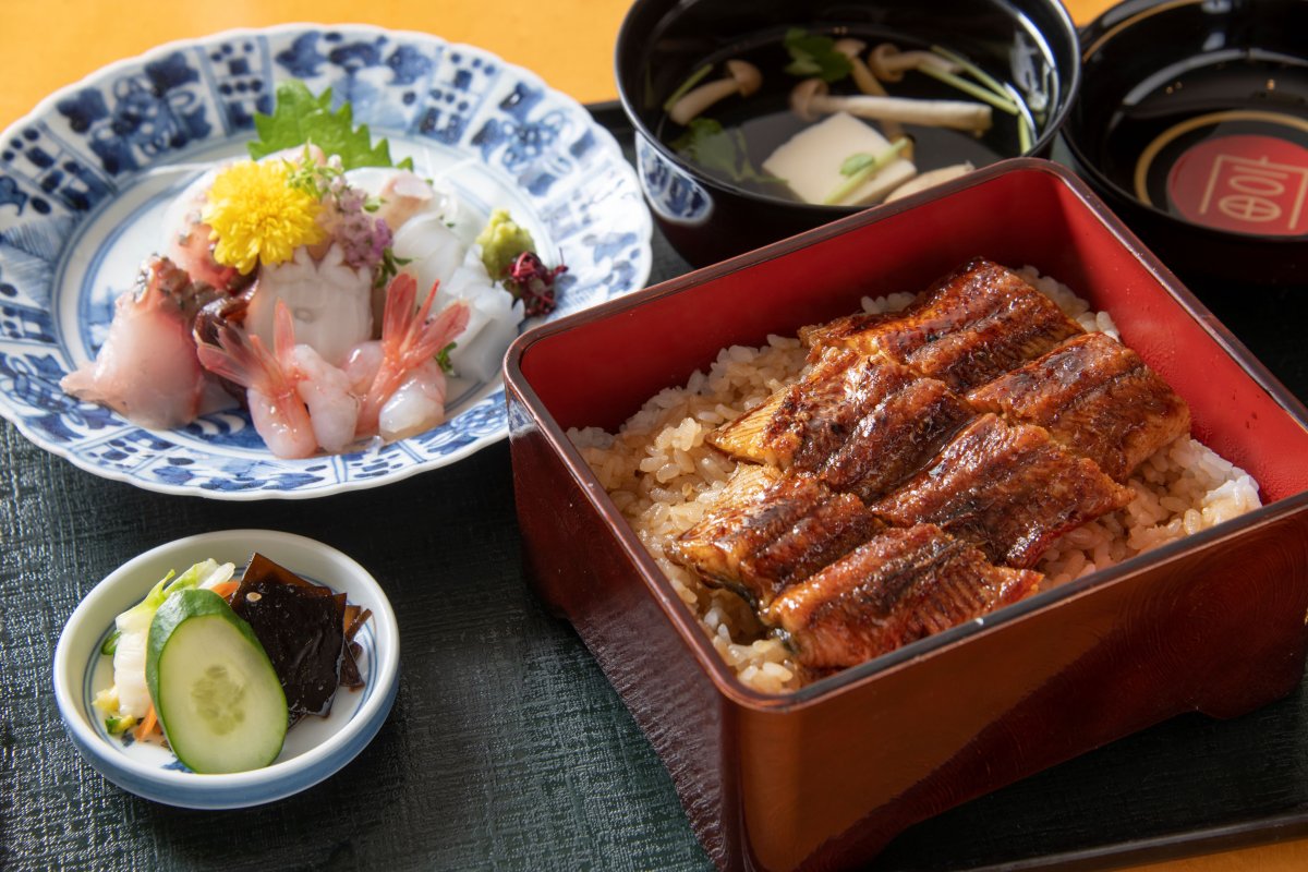 若狭の名店で炭火焼のウナギを食す三方五湖満喫ツアー